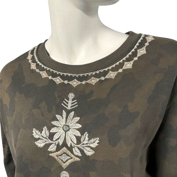 Driftwood Teddy Embroidered Camo Pullover Sweatshirt Womens Size M Medium - Picture 7 of 14